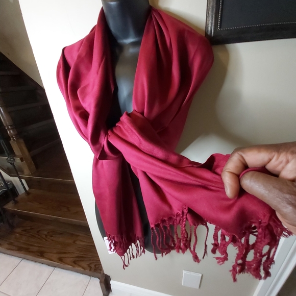 Rose Club Fashion Scarf - Picture 9 of 10